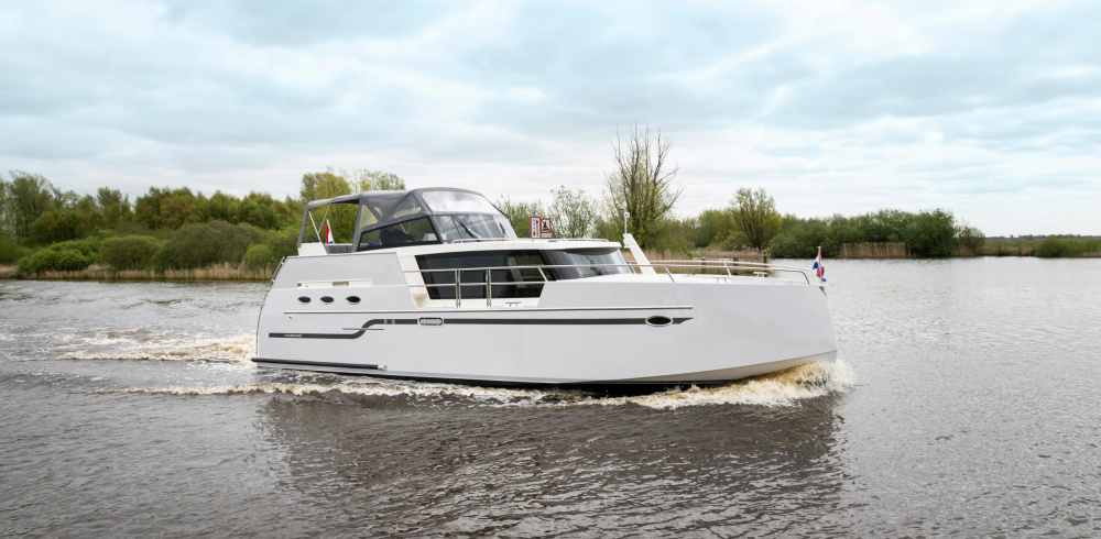 Thomasz Yachts Cabin