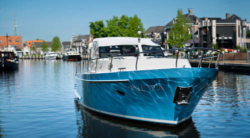Motorboot Magazine test de nieuwe Thomasz 40 Cabrio